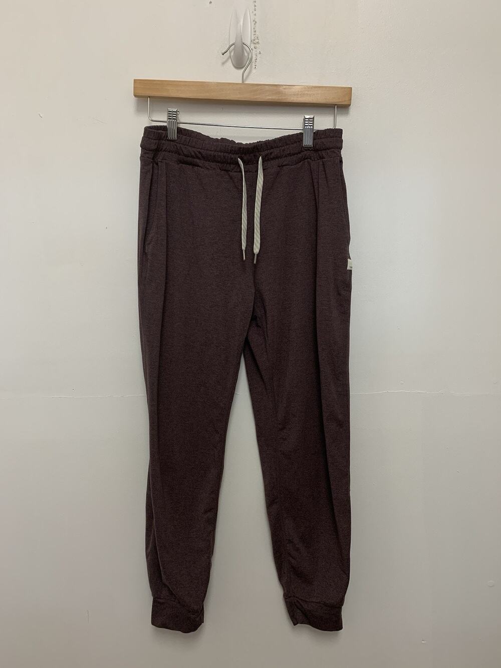 VUORI Women's Performance Jogger Pants Red Size Small